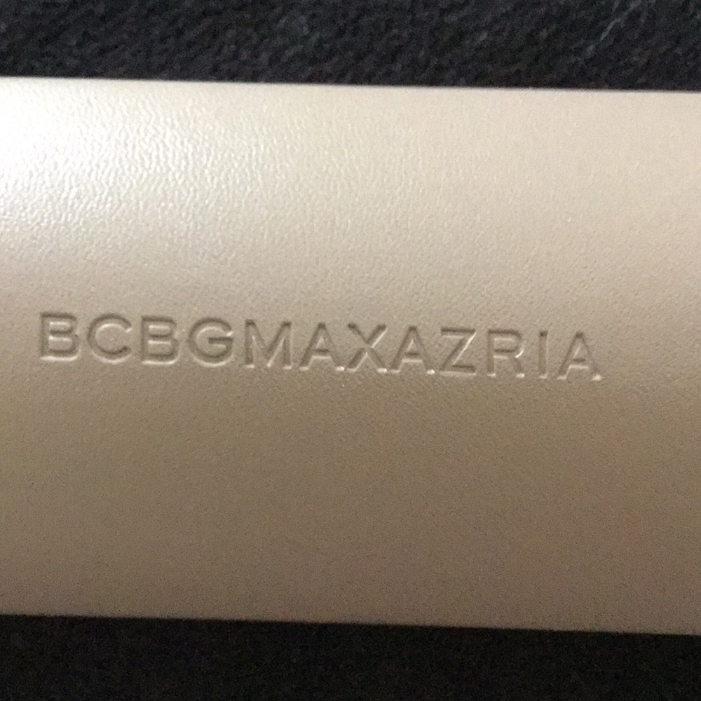 BCBGMAXAZRIA hard clamshell case - Picture 2 of 8